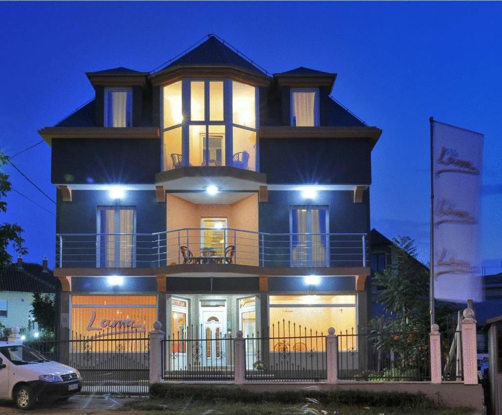 Garni Hotel Lama Крагуевац Екстериор снимка