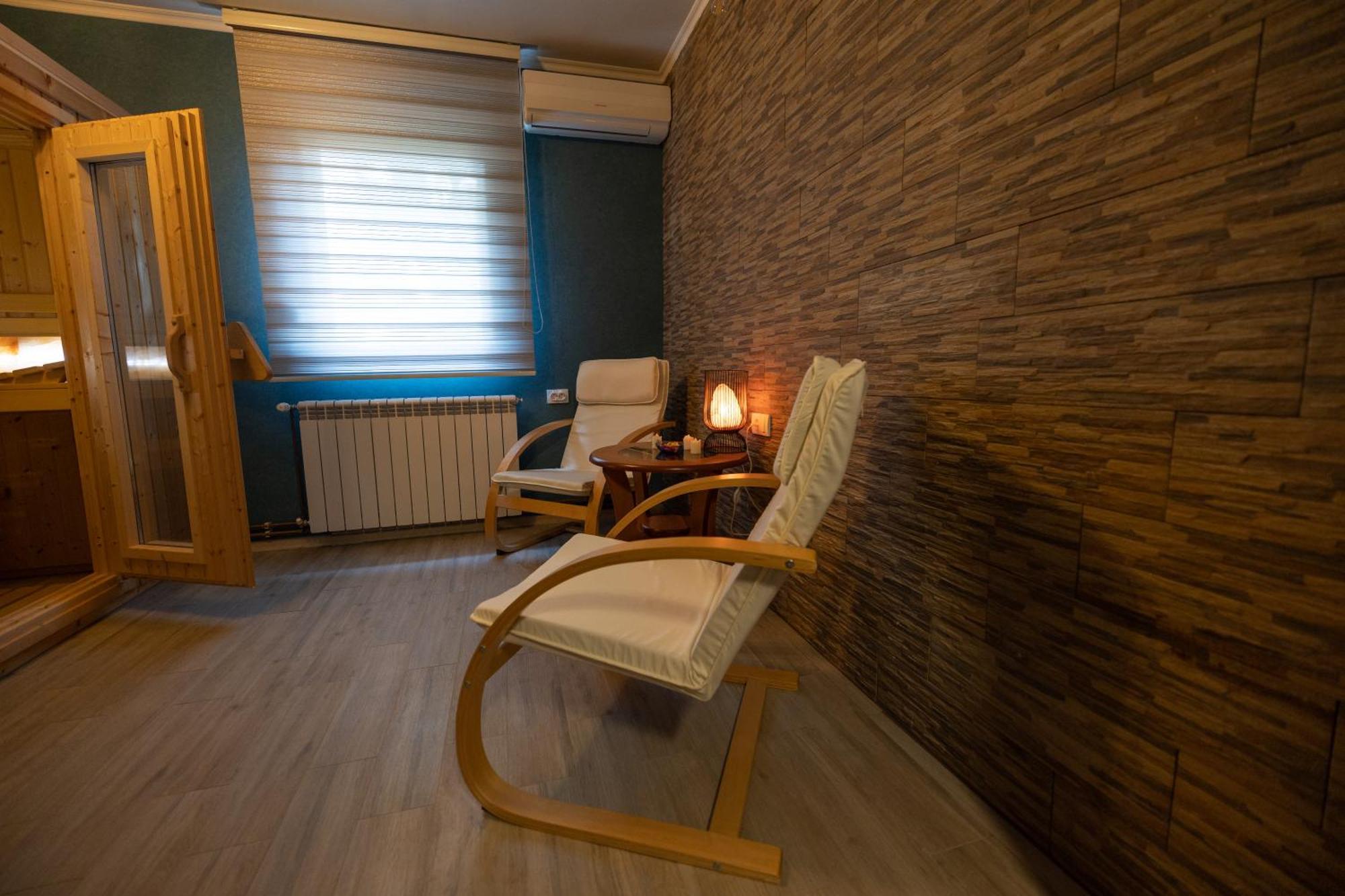 Garni Hotel Lama Крагуевац Екстериор снимка