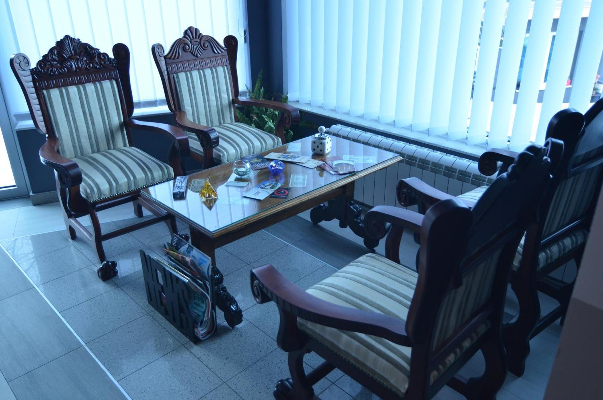 Garni Hotel Lama Крагуевац Екстериор снимка