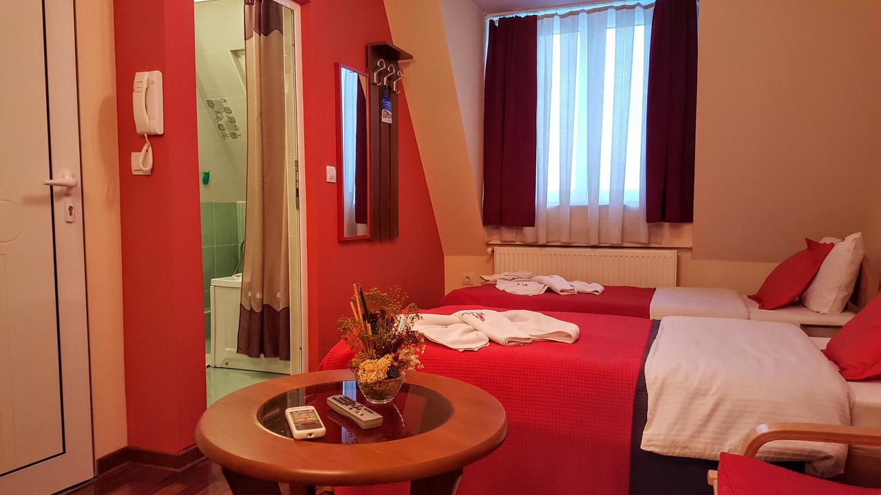 Garni Hotel Lama Крагуевац Екстериор снимка