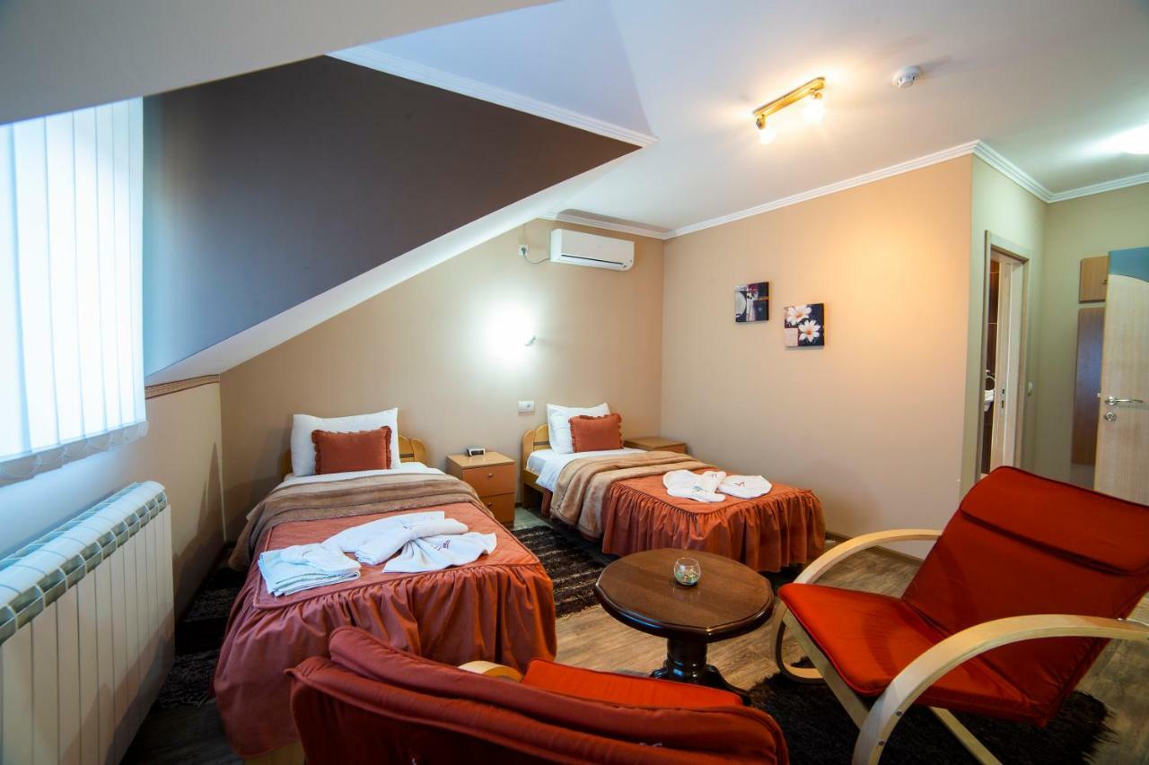 Garni Hotel Lama Крагуевац Екстериор снимка