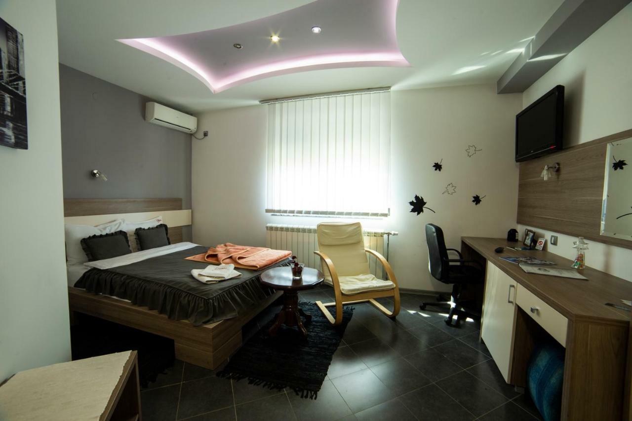 Garni Hotel Lama Крагуевац Екстериор снимка