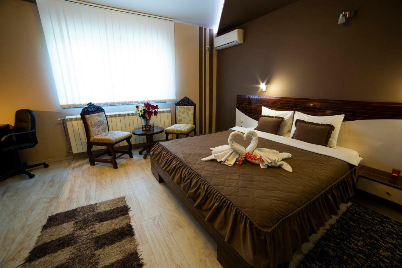 Garni Hotel Lama Крагуевац Екстериор снимка