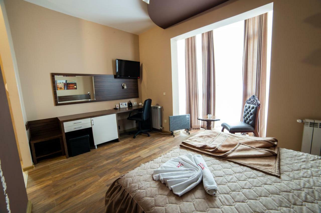 Garni Hotel Lama Крагуевац Екстериор снимка