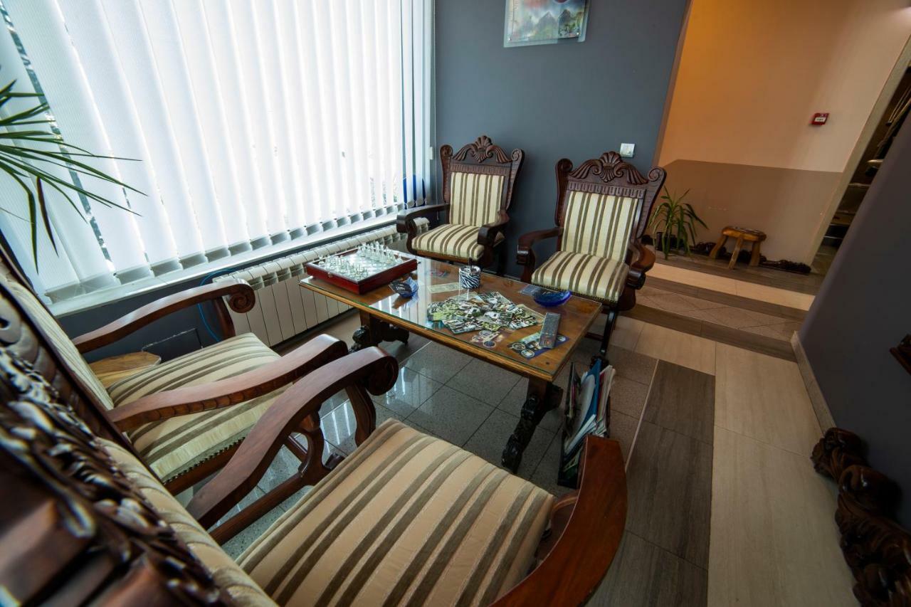 Garni Hotel Lama Крагуевац Екстериор снимка